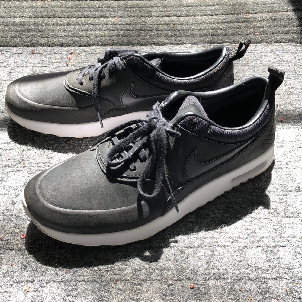 Nike Air Max Thea black leather